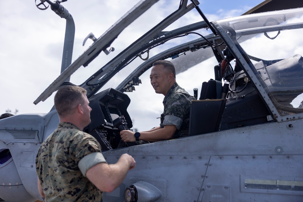 Republic of Korea Marine Corps Col. Park visits MCAS Futenma