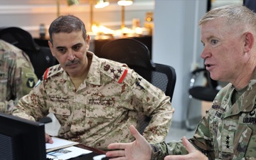 Senior leaders from Kuwait Land Force visit Camp Arifjan to discuss training partnerships