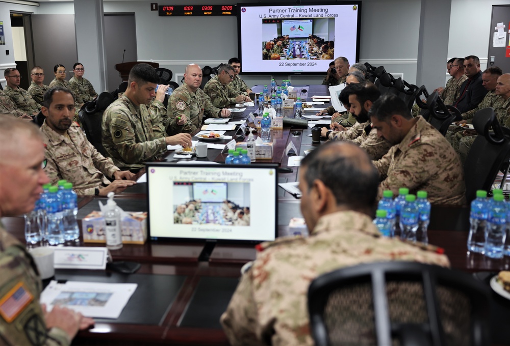 Senior leaders from Kuwait Land Force visit Camp Arifjan to discuss training partnerships