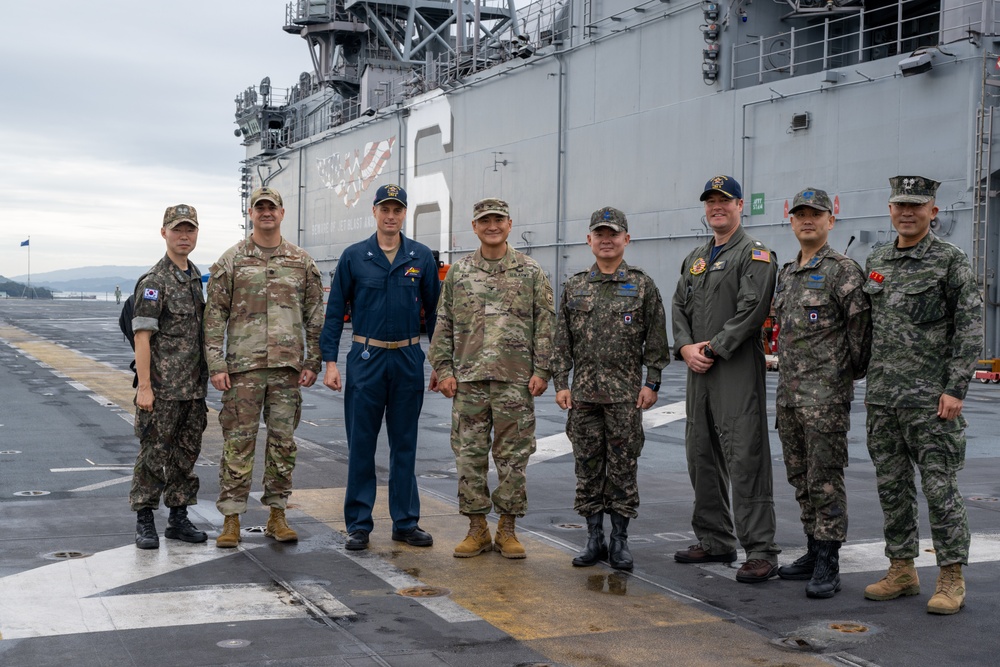 USS America (LHA 6) Hosts Republic of Korea Air Force Brig Gen. Kim Jung Soo, Combined Forces Command