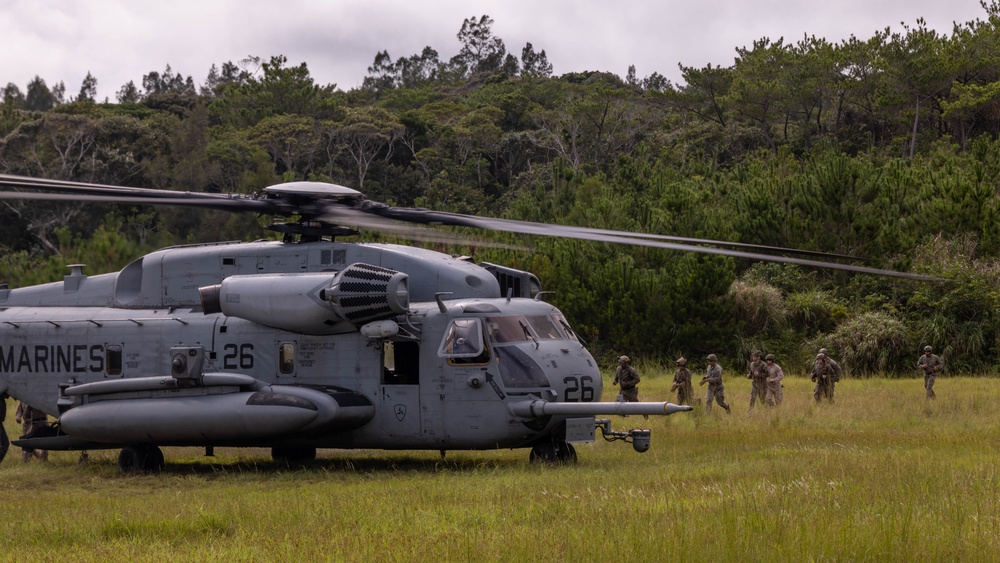 III Marine Expeditionary Force participate in a Helicopter Rope Suspension Techniques Course