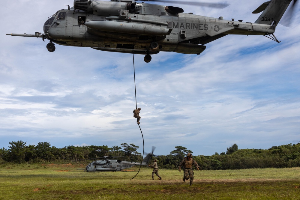 III Marine Expeditionary Force participate in a Helicopter Rope Suspension Techniques Course