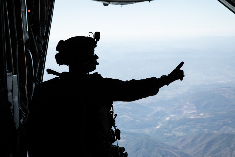 10TH SPECIAL FORCES GROUP (AIRBORNE) GREEN BERETS AND SERBIAN COUNTERPARTS CONDUCT AIRBORNE JUMP TO HONOR OPERATION HALYARD ANNIVERSARY