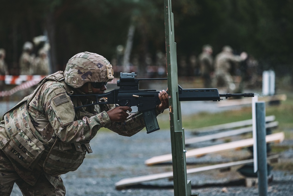 U.S. Soldiers Take German Marksmanship Qualification Test