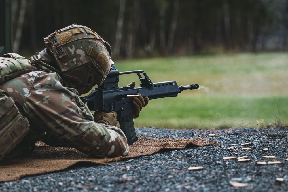 U.S. Soldiers Take German Marksmanship Qualification Test