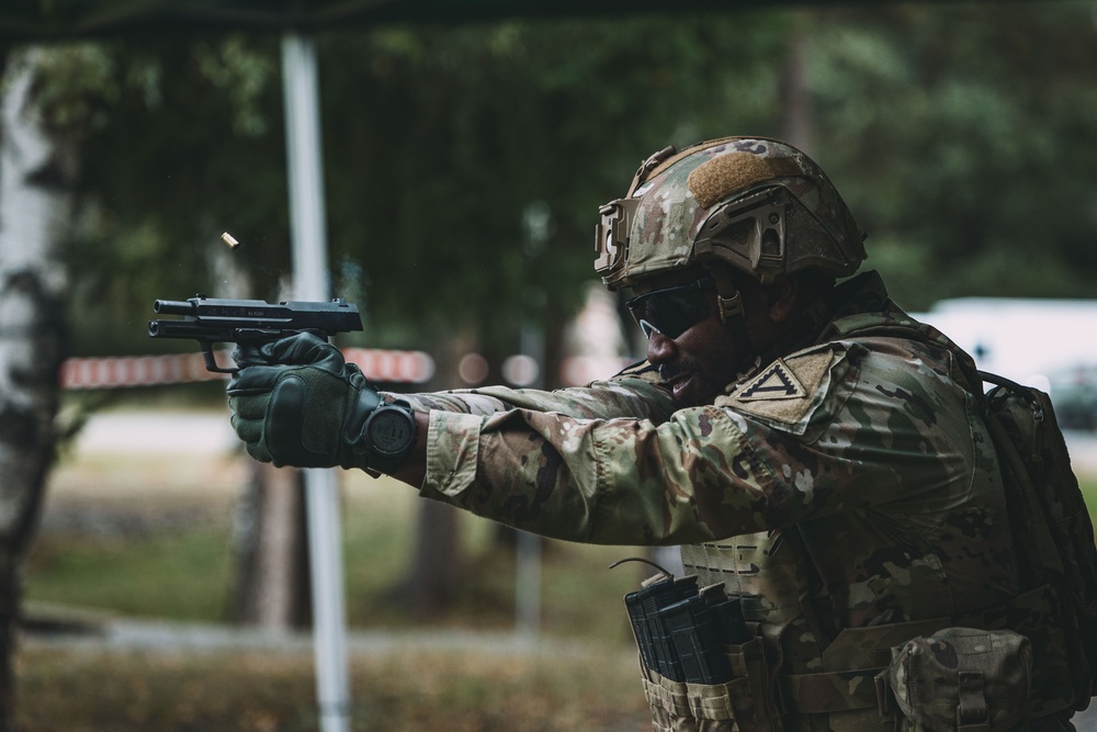 U.S. Soldiers Take German Marksmanship Qualification Test