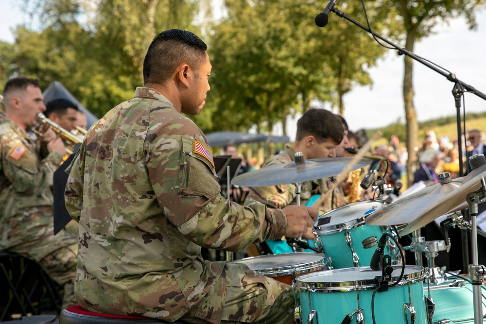 US Army Band opens Operation Market Garden’s air assault show with concert