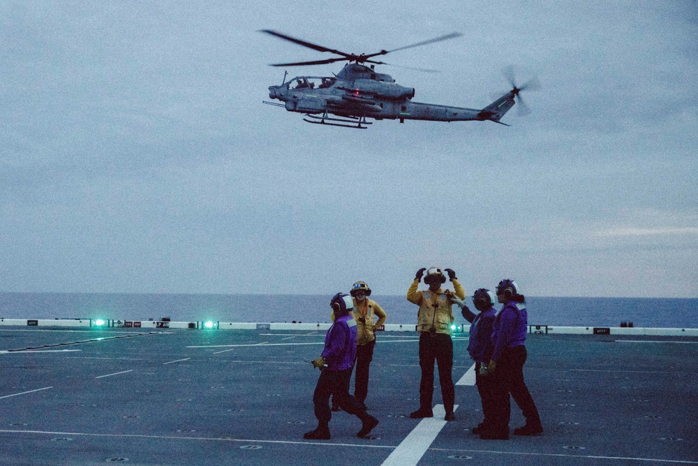 VMM-165 (Rein.) Conducts Flight Operations Aboard USS Miguel Keith