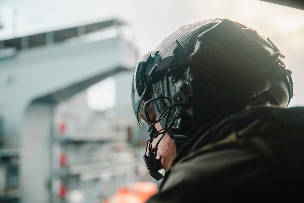 VMM-165 (Rein.) Conducts Flight Operations Aboard USS Miguel Keith