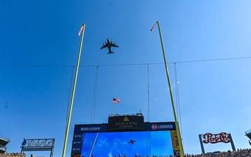 911th AW C-17 flys over Acrisure Stadium