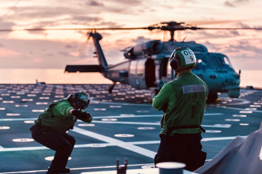 Recruiters from the Same Station Achieve Top Honors: Senior Sailor and Junior Sailor of the Quarter