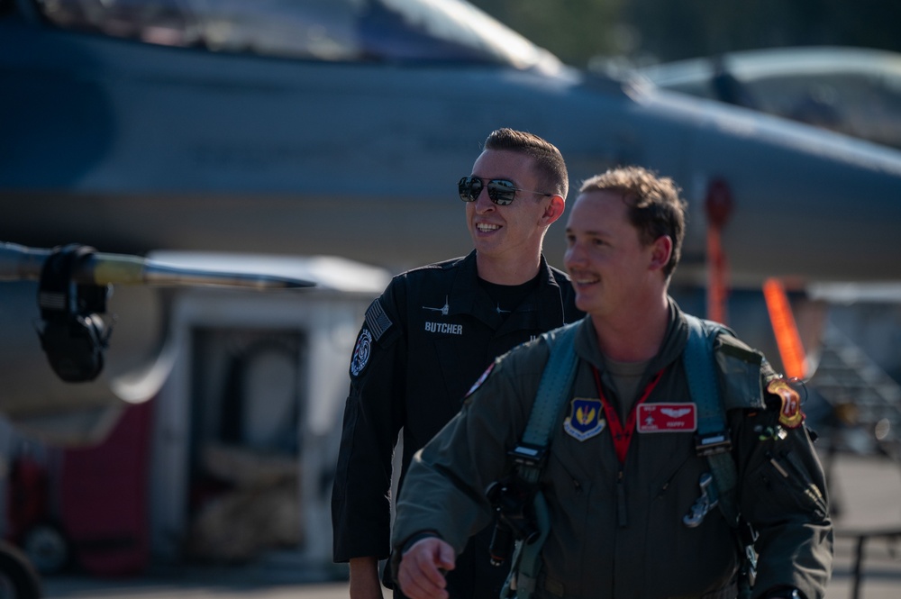 The Air Combat Command F-16 Viper Demonstration Team performs at the 2024 Sanicole International Airshow