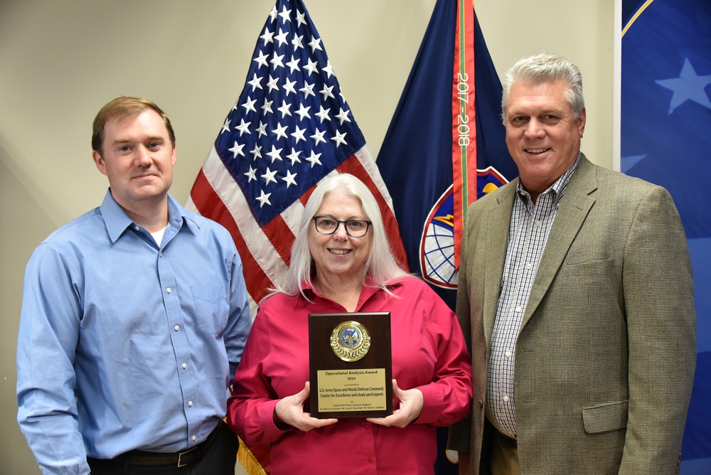 SMDC team members receive Army award