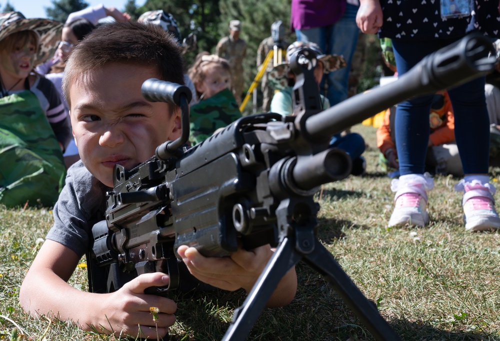 Operation KUDOS returns to educate military kids on the deployment proces