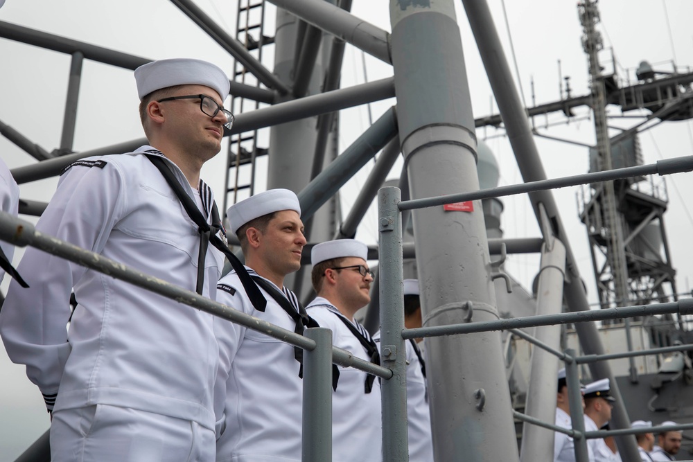 USS Gettysburg Departs Norfolk for Regularly Scheduled Deployment