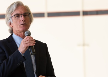 Travis AFB bids farewell to last KC-10 