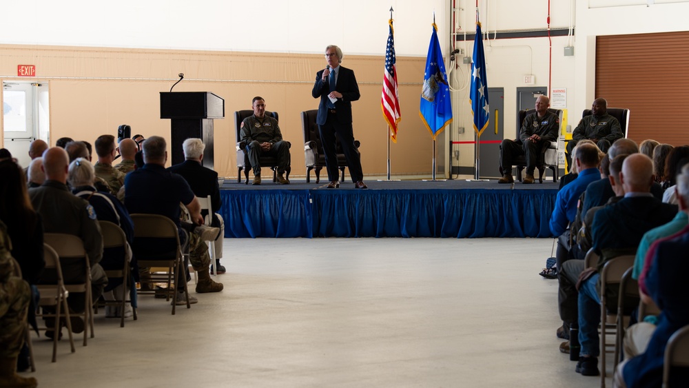 Travis AFB bids farewell to last KC-10 