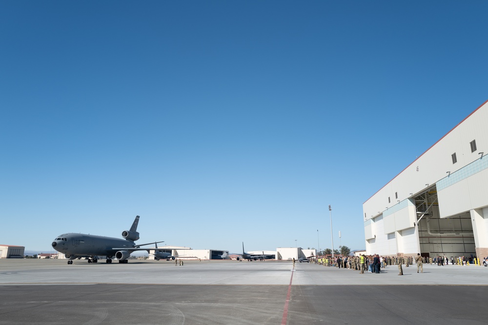 Travis AFB bids farewell to the last KC-10 