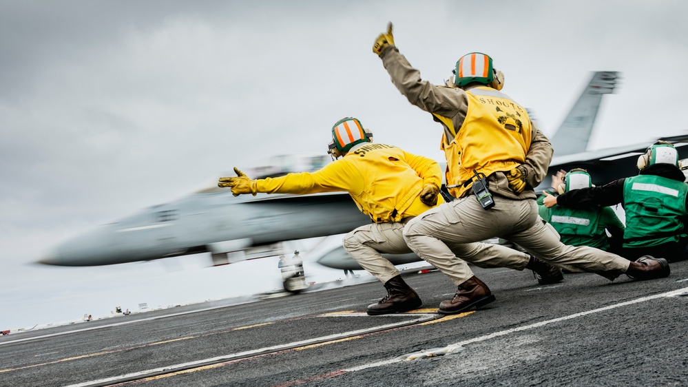 USS George Washington Conducts Flight Operations