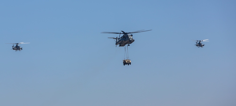 DVIDS - Images - 2024 America's Airshow Practice: MAGTF Demo [Image 5 of 6]