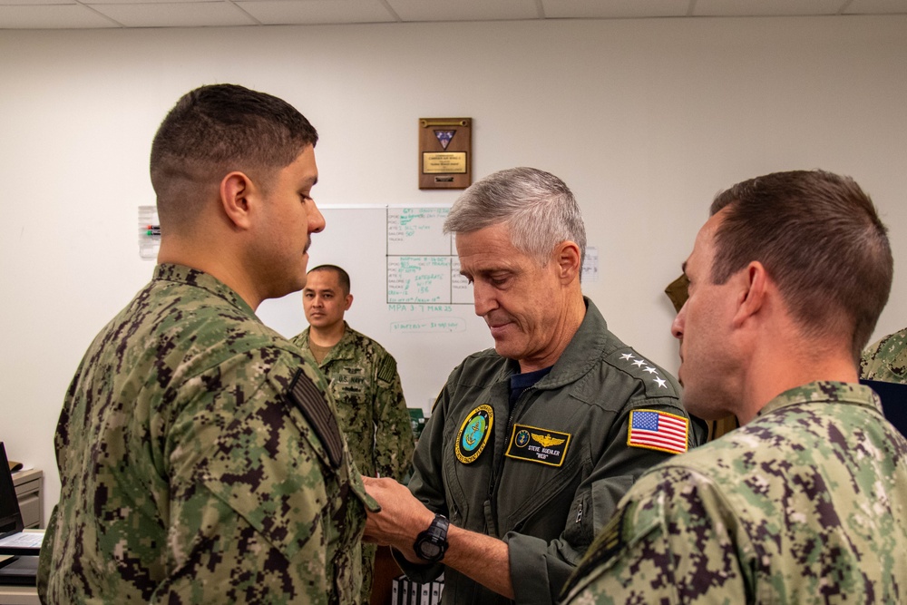 Adm. Steve Koehler, commander, U.S. Pacific Fleet, visits Electronic Attack Squadron (VAQ) 130