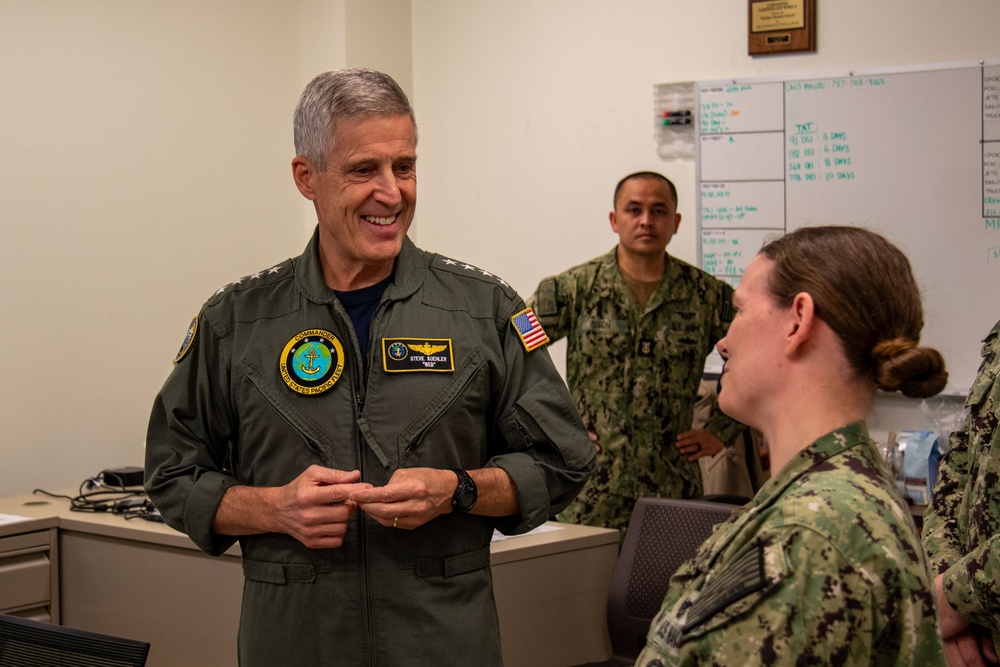 Adm. Steve Koehler, commander, U.S. Pacific Fleet, visits Electronic Attack Squadron (VAQ) 130