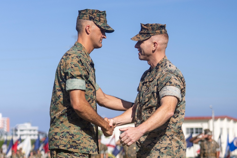 Marine Wing Headquarters Squadron 1 holds change of command, retirement ceremony