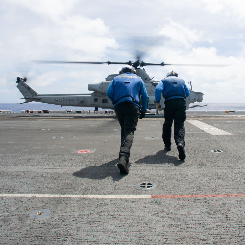 Boxer Conducts Flight Deck Operations