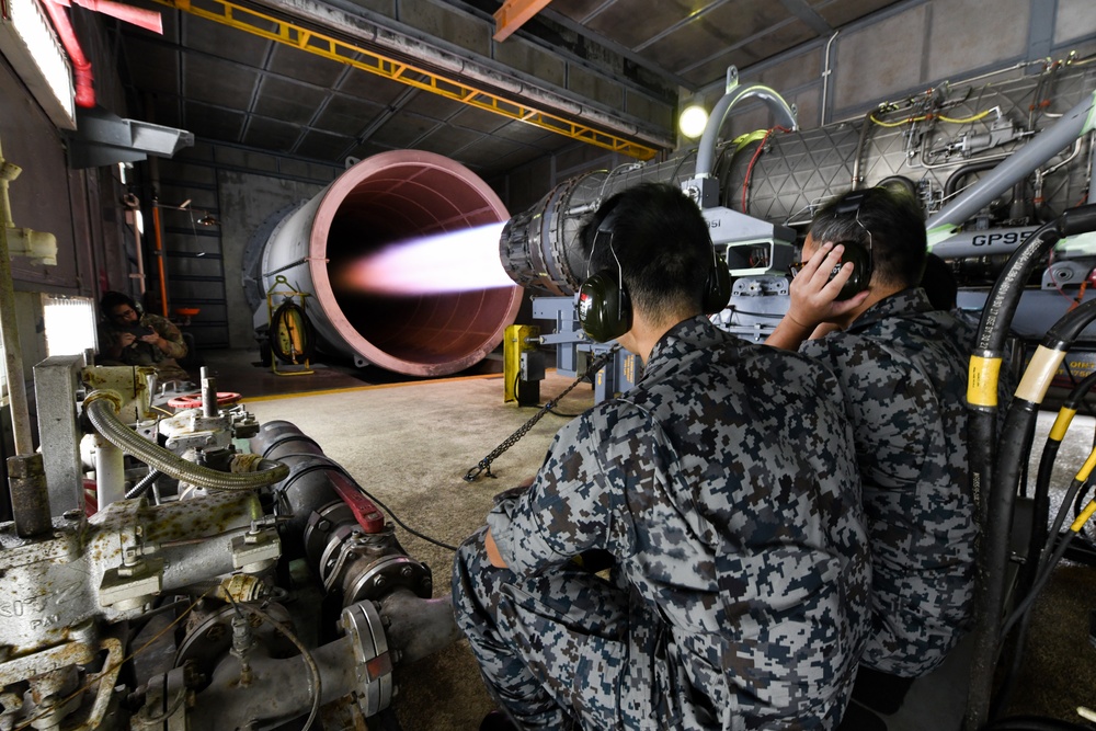 JASDF tours Kadena MXG facilities