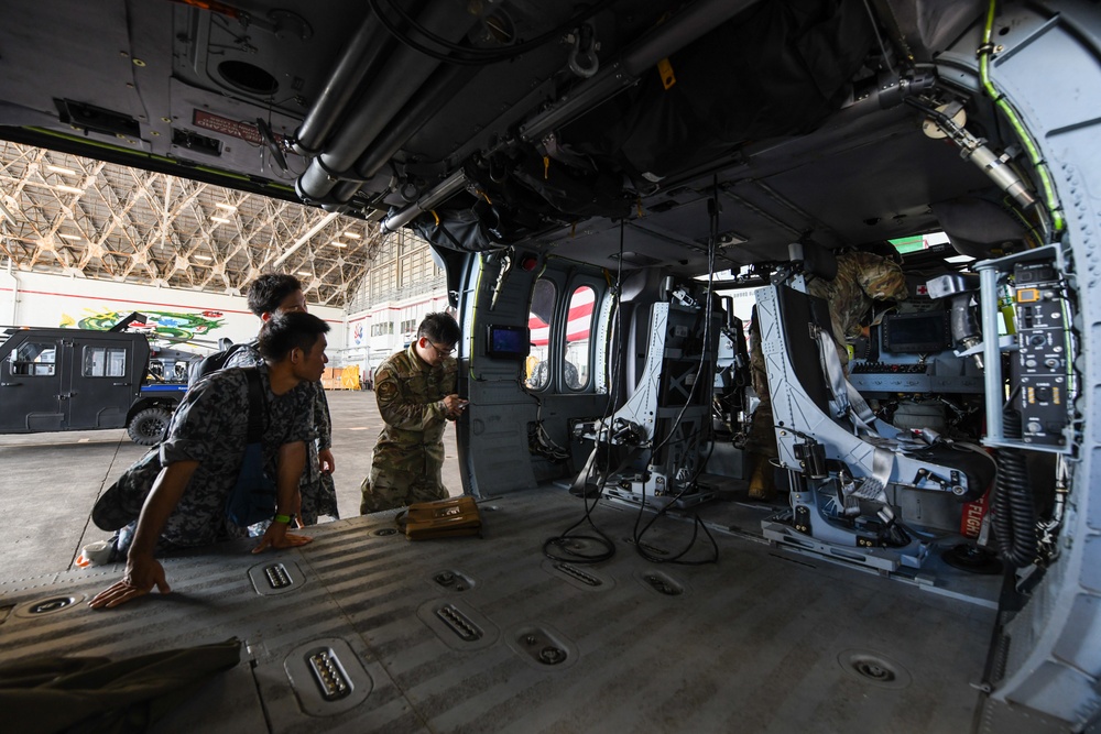 JASDF tours Kadena MXG facilities