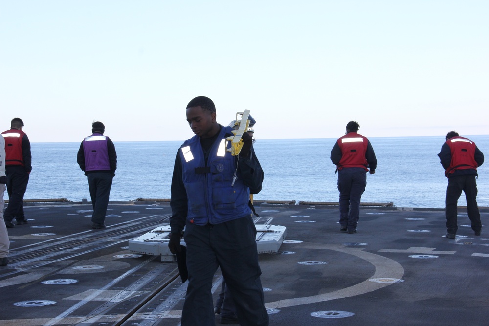 USS Lake Erie (CG 70) operates in the Northern Pacific Ocean