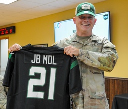 N.Y. Jets honor Army Reserve Soldier as ‘Veteran of the Game’