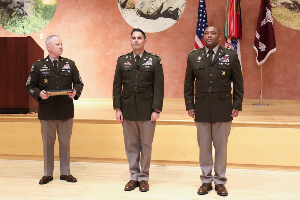 WRAIR holds retirement ceremony for Retired Col. Kenny Walters