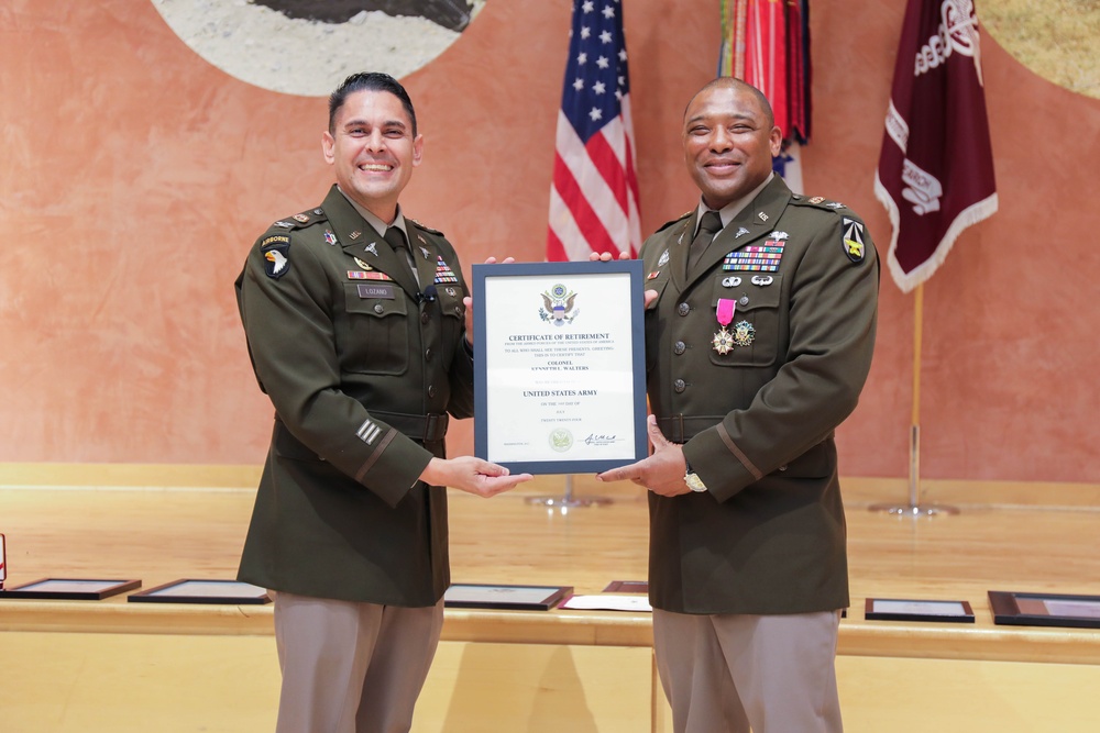 WRAIR holds retirement ceremony for Retired Col. Kenny Walters