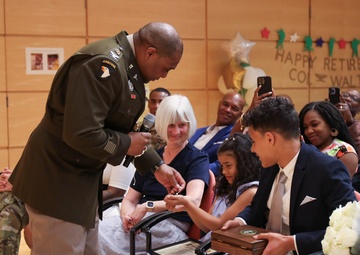 WRAIR holds retirement ceremony for Retired Col. Kenny Walters