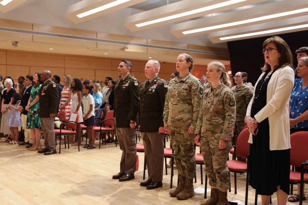 WRAIR holds retirement ceremony for Retired Col. Kenny Walters