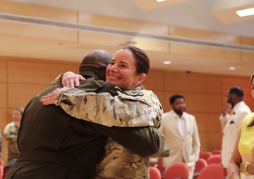 WRAIR holds retirement ceremony for Retired Col. Kenny Walters