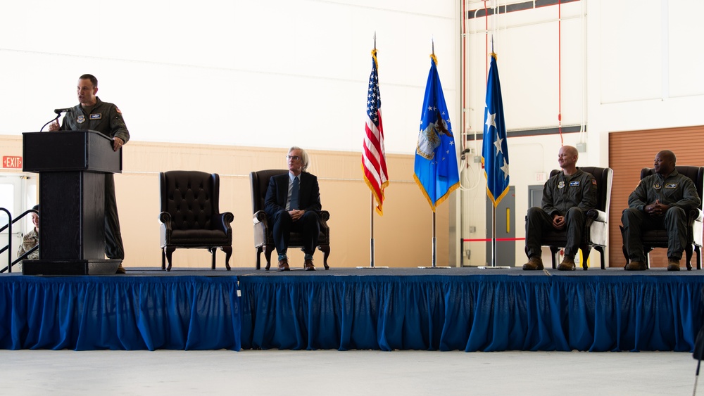 Travis AFB bids farewell to last KC-10 