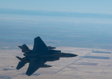 Travis AFB bids farewell to last KC-10 