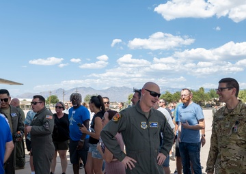 Travis AFB bids farewell to last KC-10 