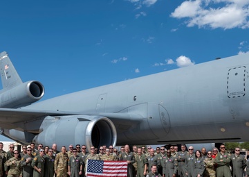 Travis AFB bids farewell to last KC-10 