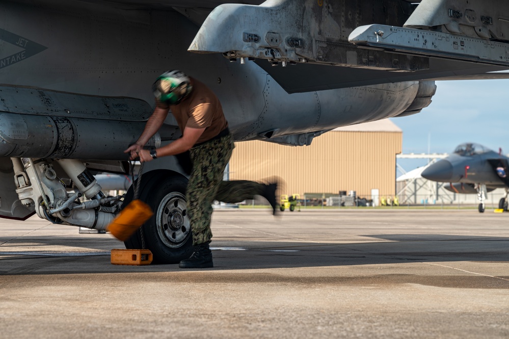 Sailors from VFA-31 and 87 participate in WSEP 24.12