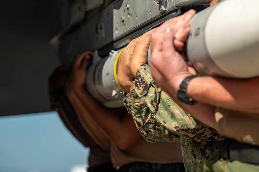 Sailors from VFA-31 and 87 participate in WSEP 24.12