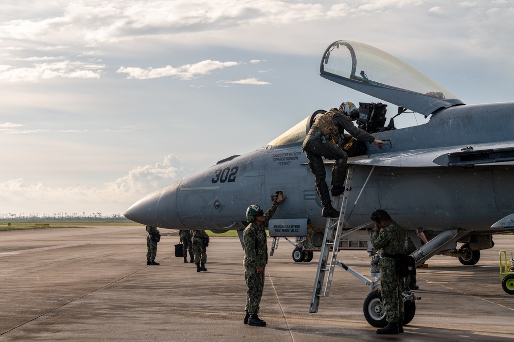 Sailors from VFA-31 and 87 participate in WSEP 24.12