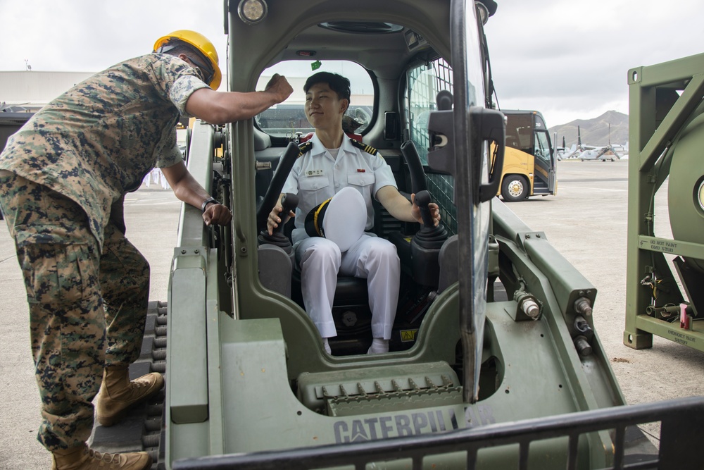 Strengthening Alliances: ROK service members and cadets visit MCBH