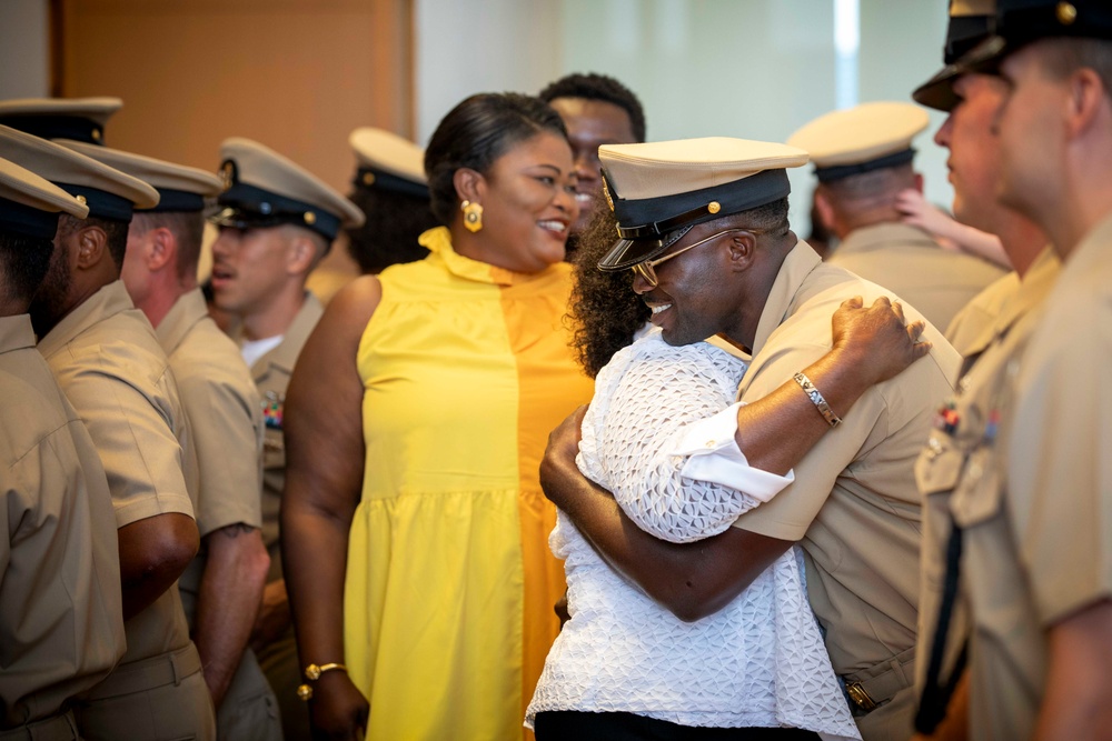 Kearsarge Conducts Chief Pinning Ceremony