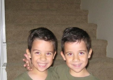 Twins enlist in USMC, become MSGs bound for South Africa