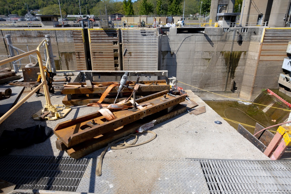 From wear-and-tear to substantial repair: Pittsburgh District extends life of Hannibal Locks and Dam