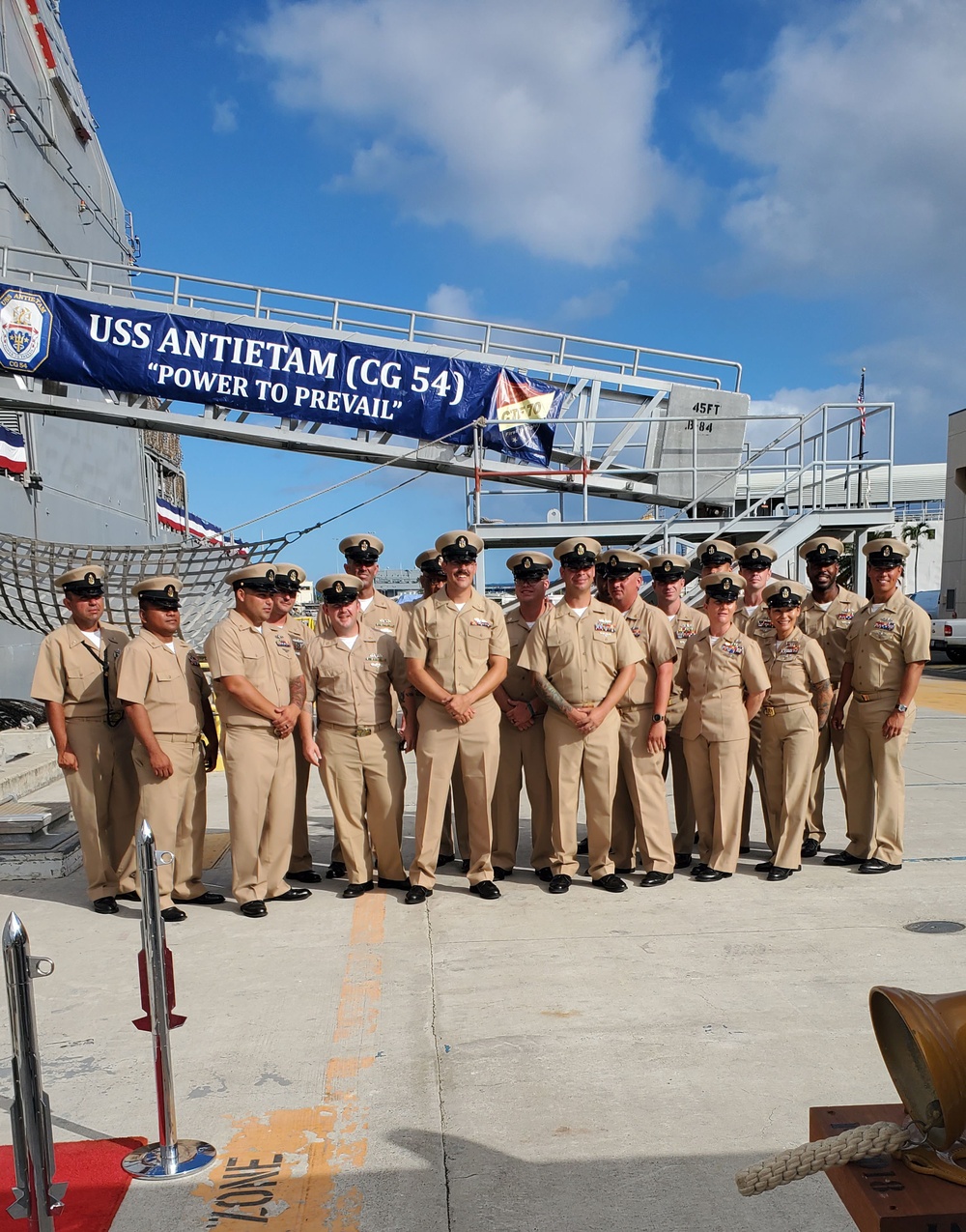 USS Antietam Pins its Final Chiefs