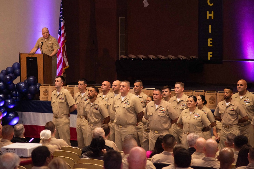 Master Chief Petty Officer of the Navy Speaks at Naval Activity Mid-South Chief Pinning